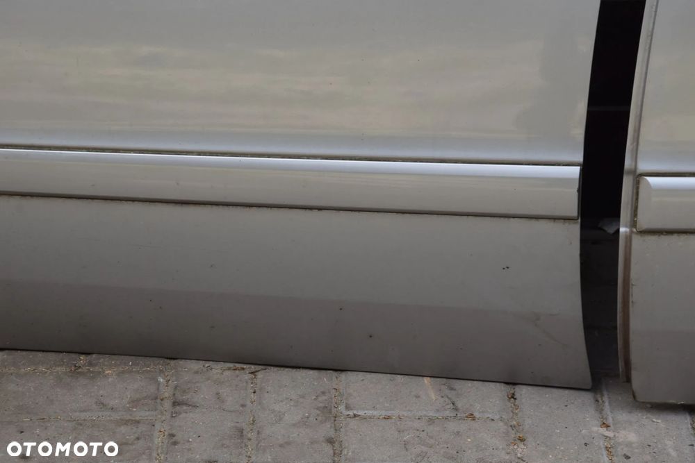 Opel Zafira B 05-14 Drzwi Lewy przód tył lewe przednie tylne srebrne Z157 bez korozji - 4
