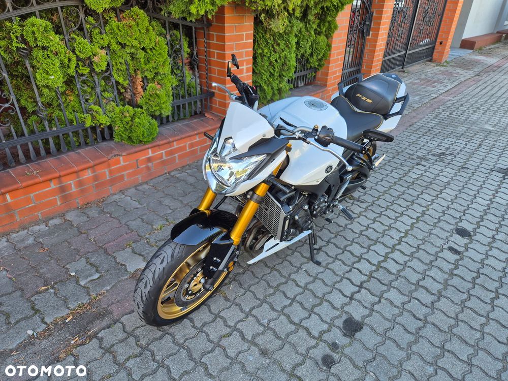 Yamaha FZ8 - 12
