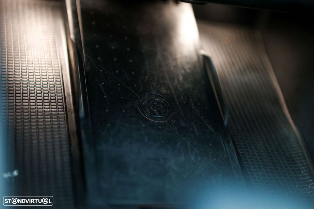 Volvo XC 40 2.0 B3 Plus Dark - 19