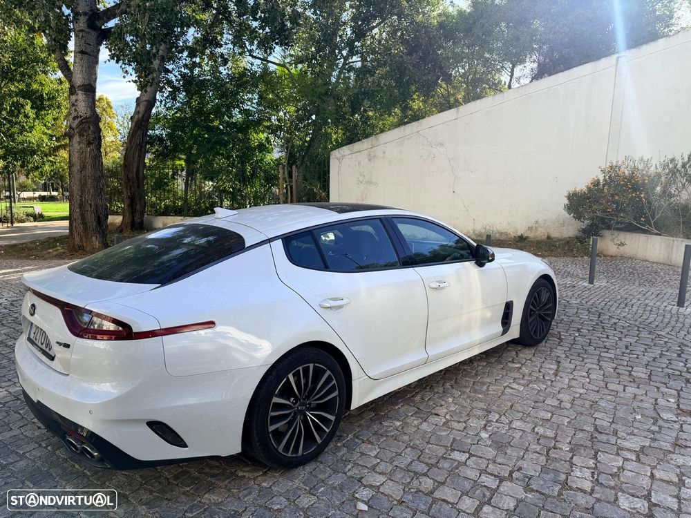 Kia Stinger 2.2 CRDi GT Line - 3