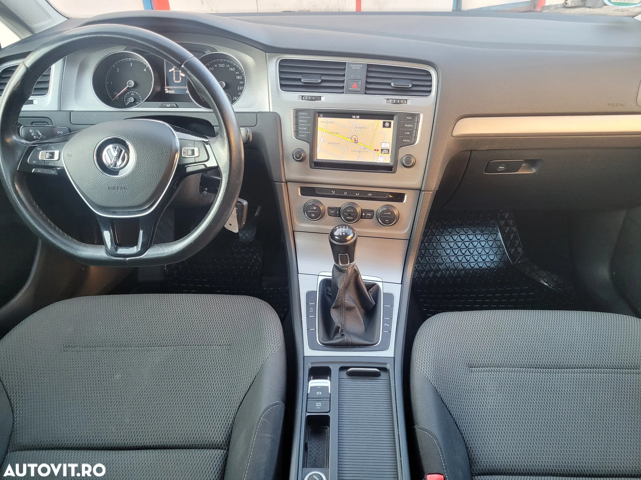 Volkswagen Golf Variant 1.6 TDI BlueMotion Technology Comfortline - 13