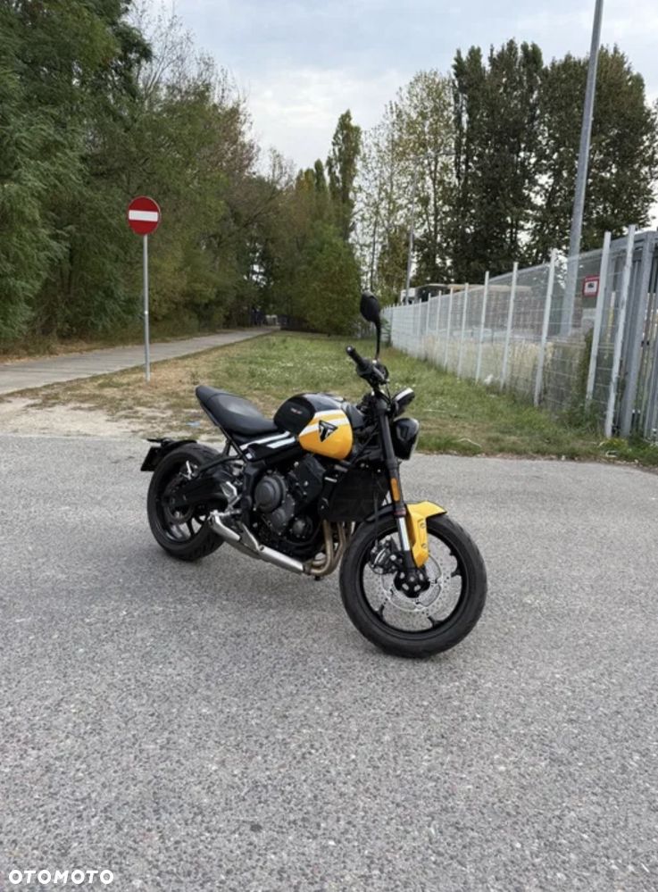 Triumph Trident - 1