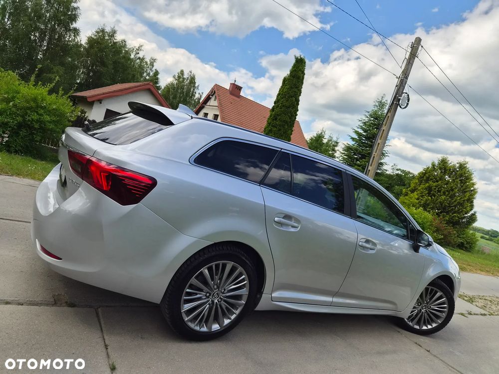 Toyota Avensis 1.8 Executive - 6
