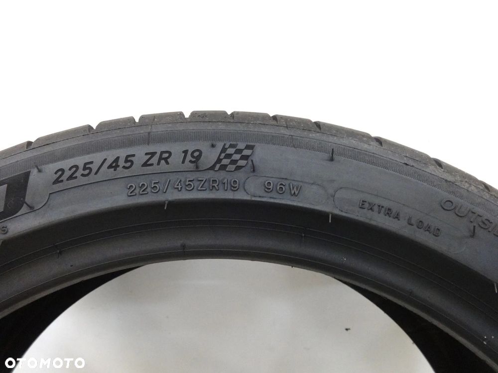 225/45/19 Michelin PilotSport 4 - 5