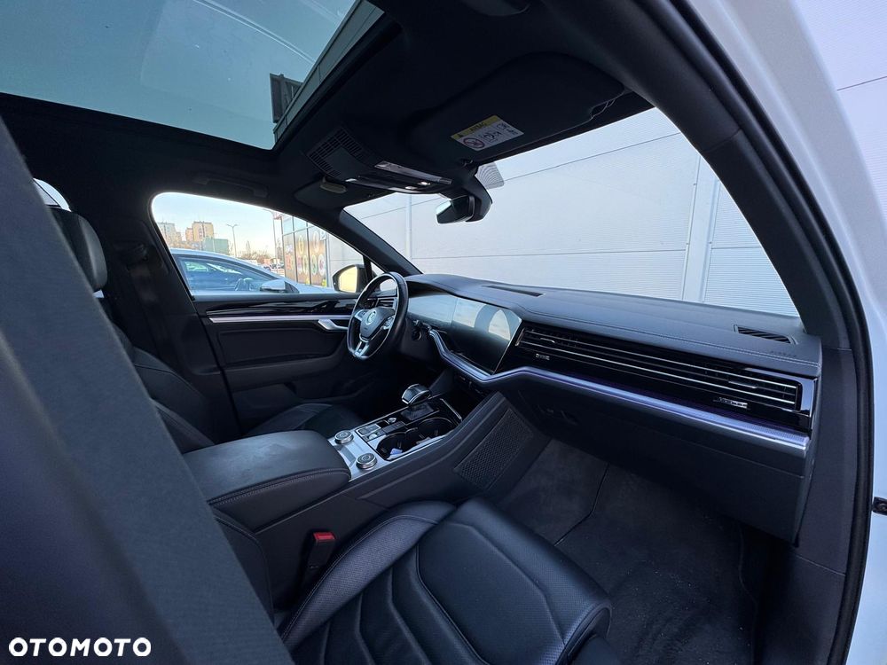 Volkswagen Touareg 3.0 V6 TDI SCR 4Mot R-Line - 11