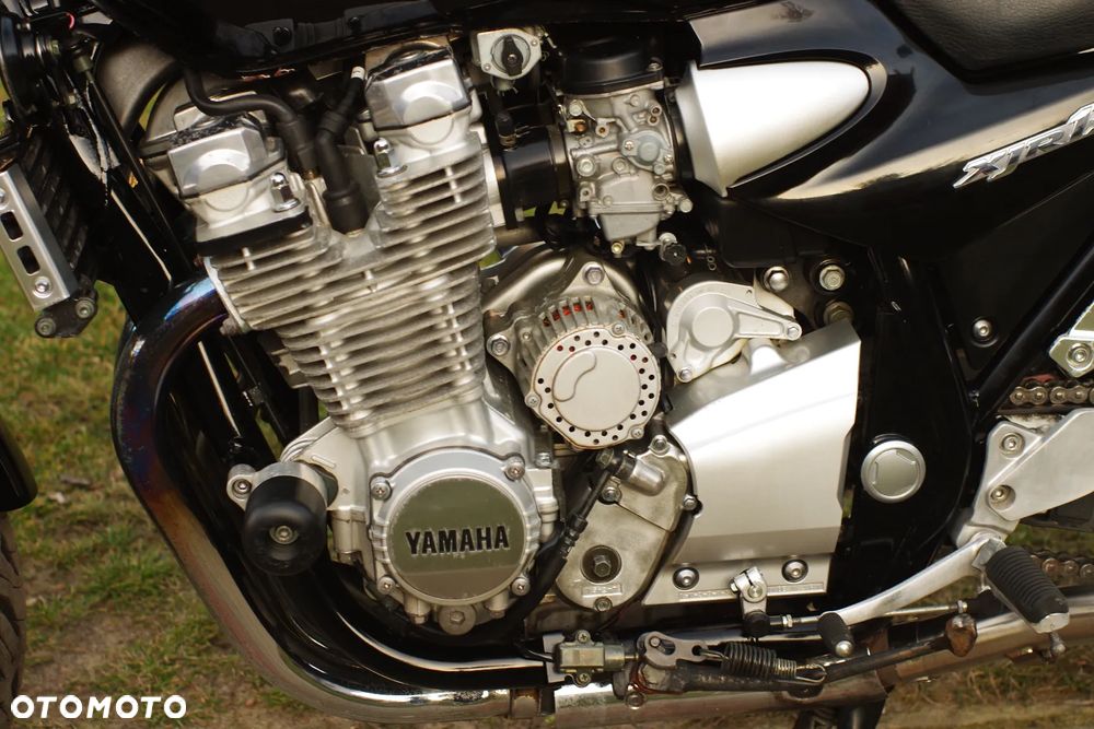 Yamaha XJR - 27