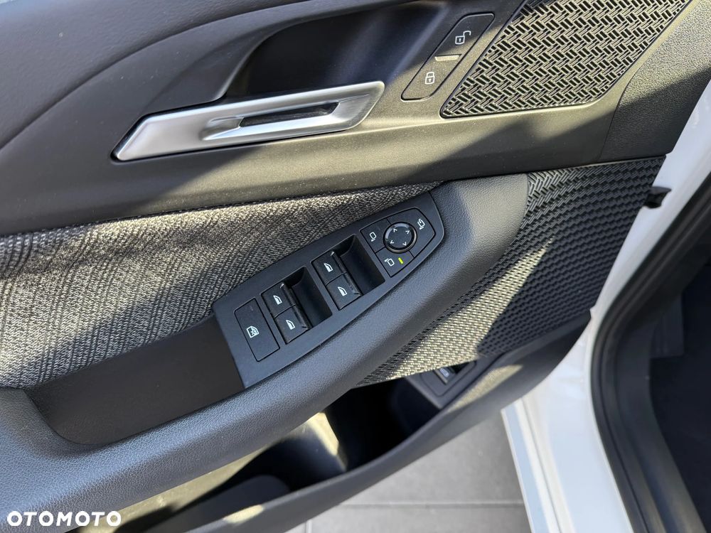 BMW Seria 2 218d - 25