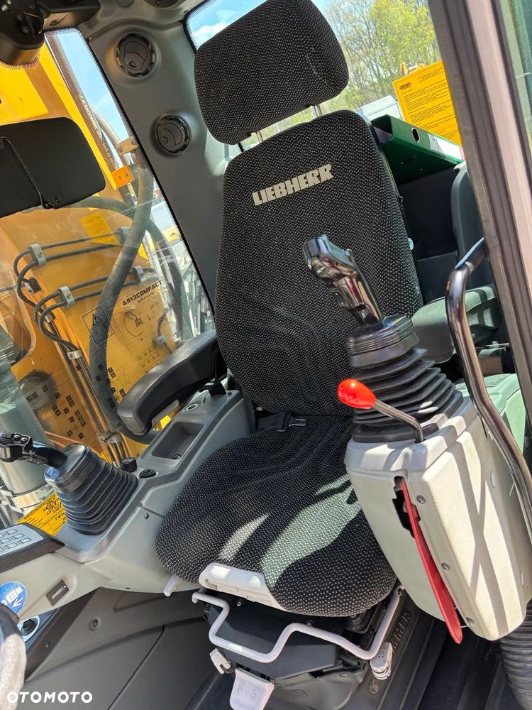 Liebherr A 913 Compact - 36