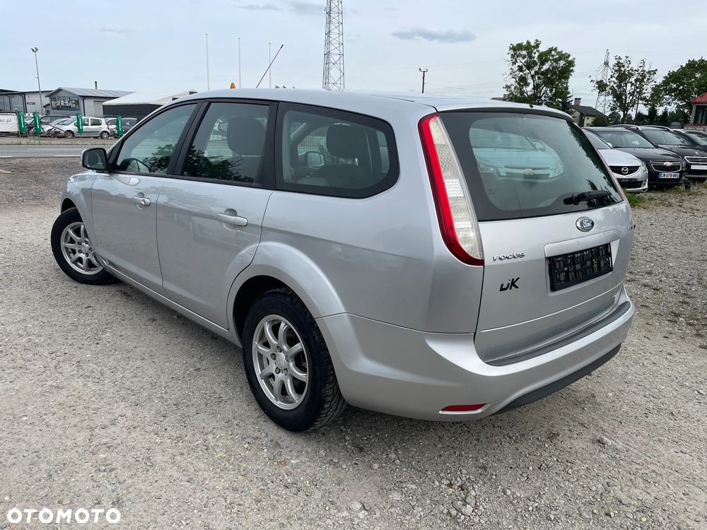 Ford Focus 2009 photo 4