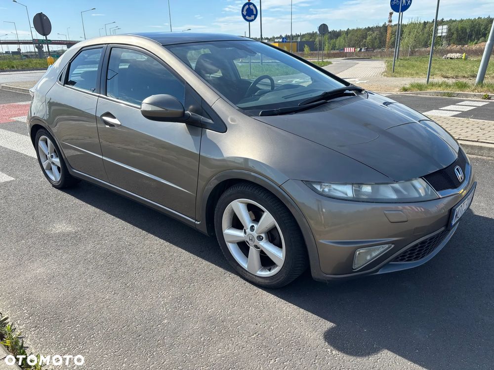Honda Civic 1.8 Executive - 3