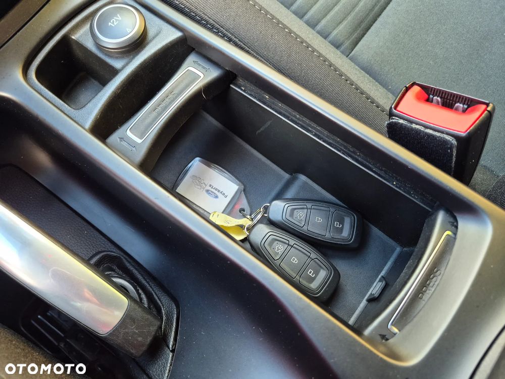 Ford C-MAX - 11