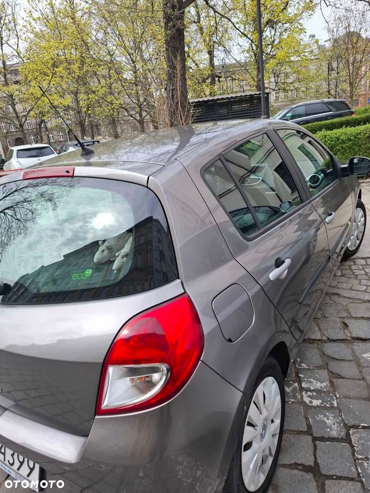 Renault Clio 1.5 dCi Authentique - 10