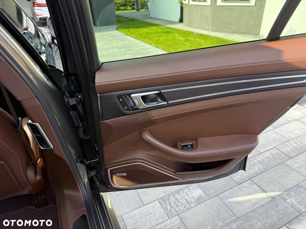 Porsche Panamera 4 Platinum Edition - 17