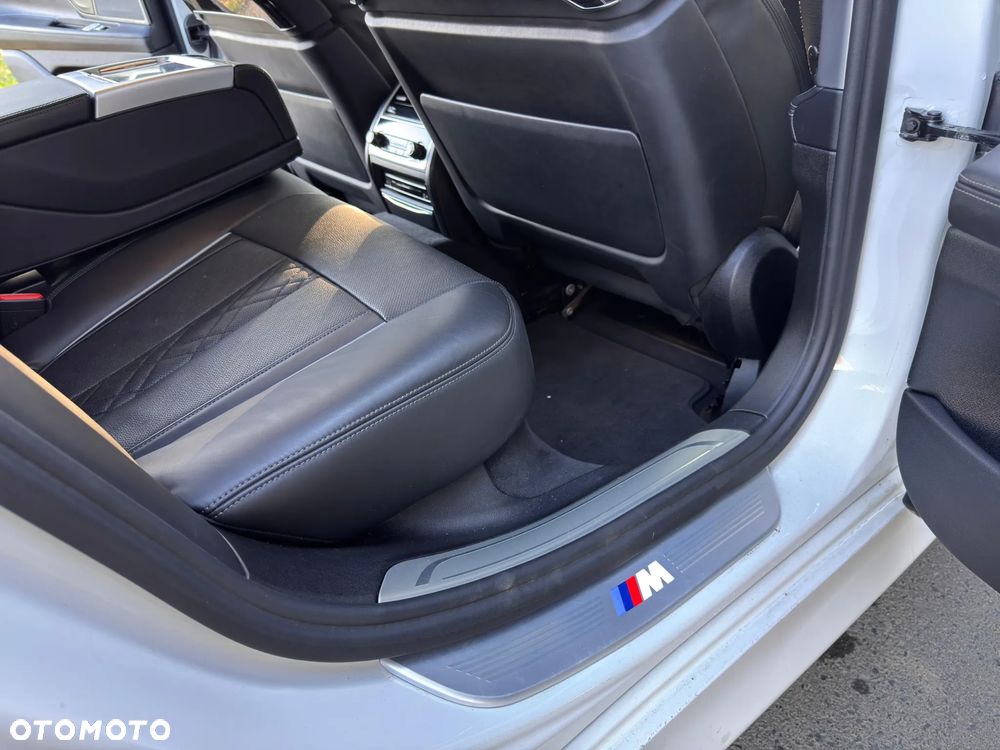 BMW Seria 7 750i xDrive - 7