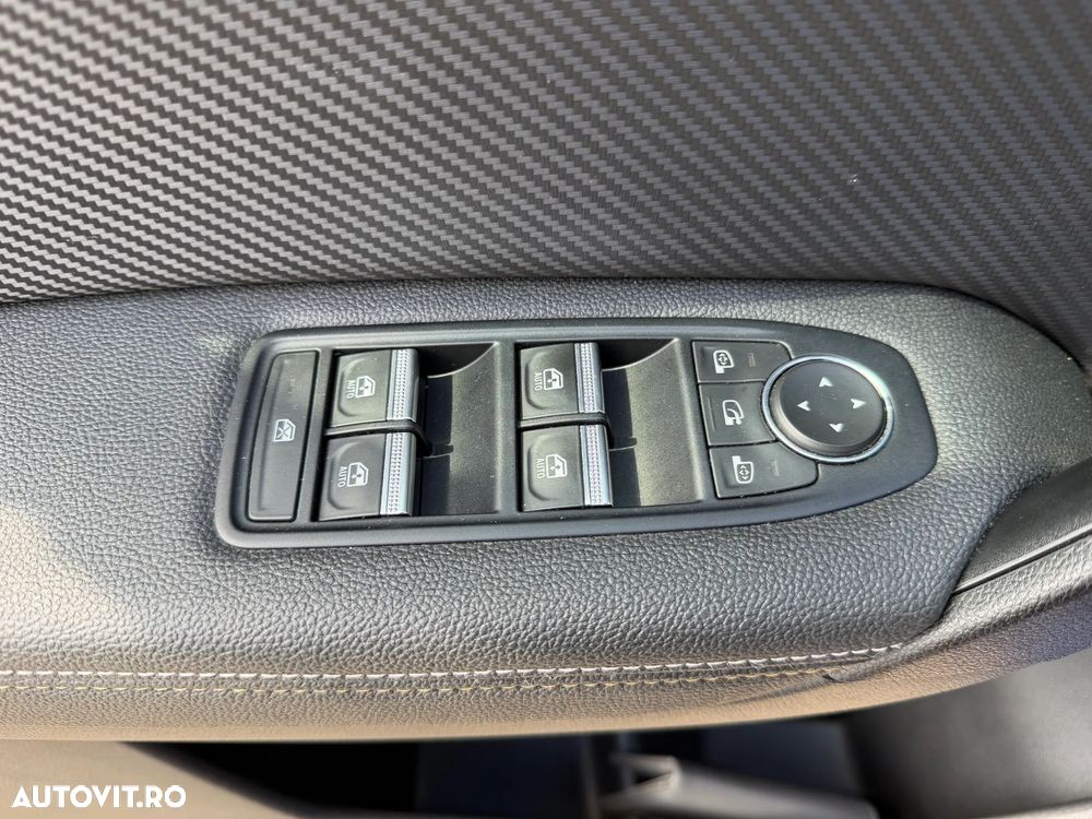 Renault Captur PHEV 160 Engineered - 12