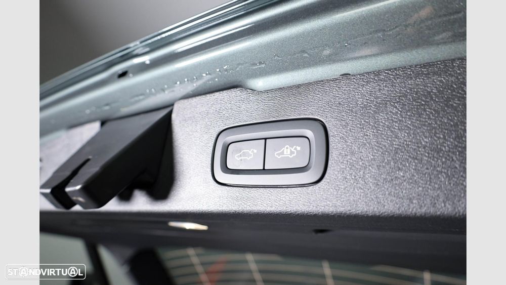 Volvo V60 2.0 T6 AWD TE Plus Dark - 23