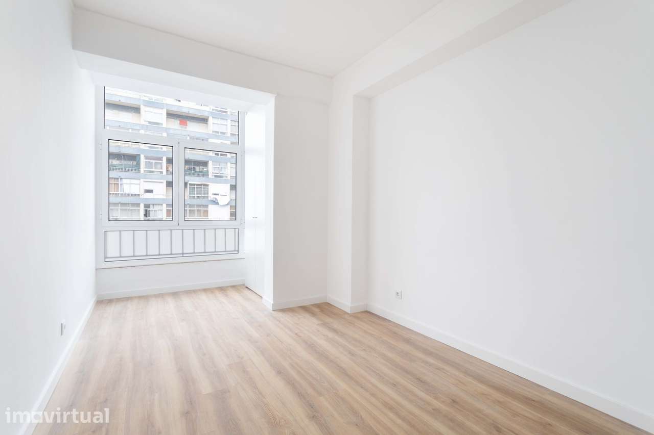 Apartamento T4  em Carnaxide - Grande imagem: 2/27