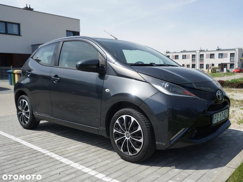 Toyota Aygo x-play touch - 8