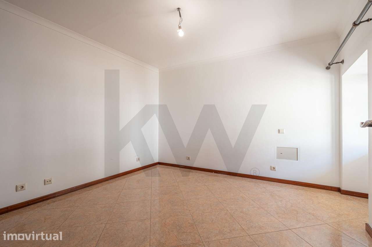 Moradia T2 no Loureiro com espaço exterior, Cernache - Grande imagem: 4/28