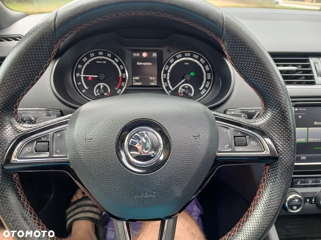 Skoda Octavia Combi 2.0 TDI DSG RS - 13