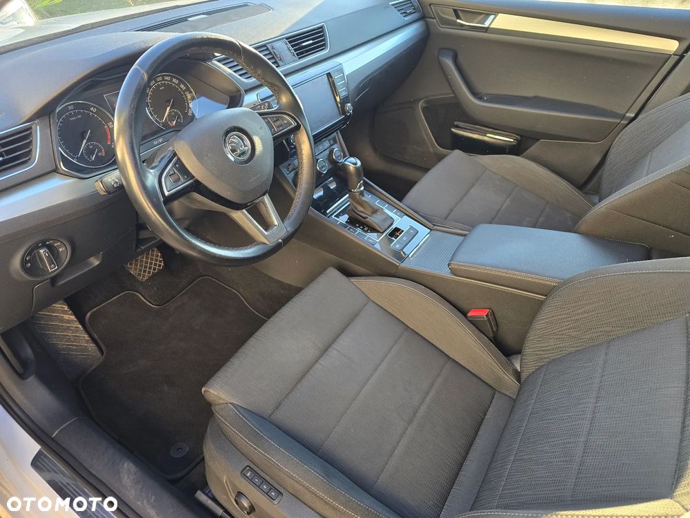 Skoda Superb 2.0 TDI Ambition DSG - 11