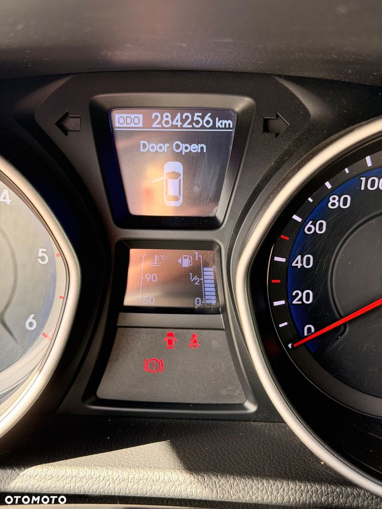 Hyundai i30 blue Kombi 1.6 CRDi Style - 12