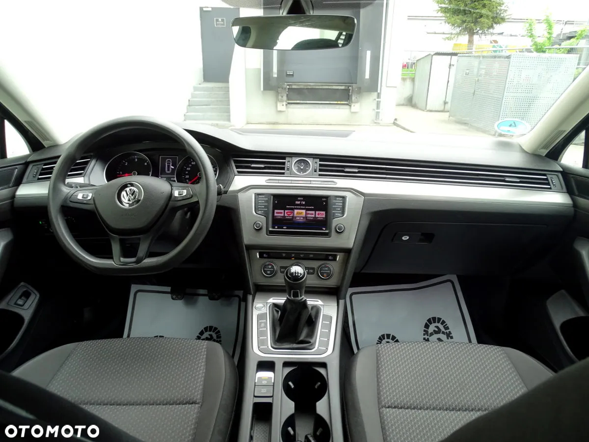 Volkswagen Passat 1.6 TDI BMT Comfortline - 15