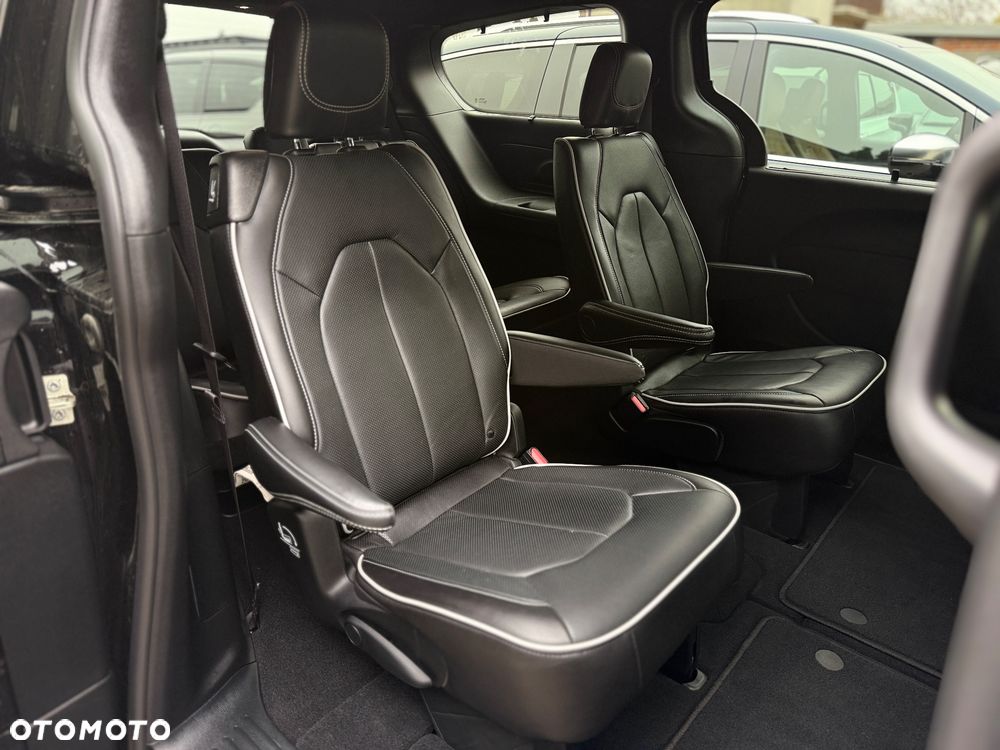 Chrysler Pacifica - 27