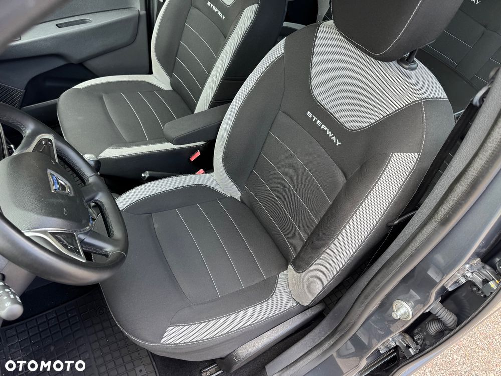 Dacia Lodgy dCi 110 Stepway Celebration - 31
