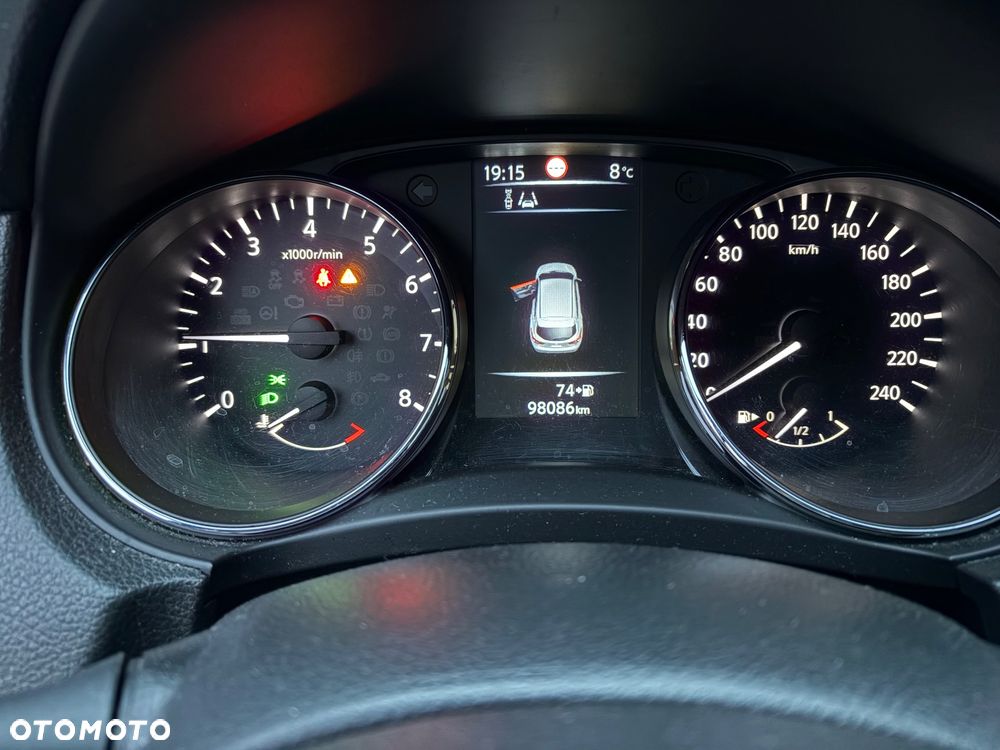 Nissan Qashqai 1.6 DIG-T N-Vision - 17