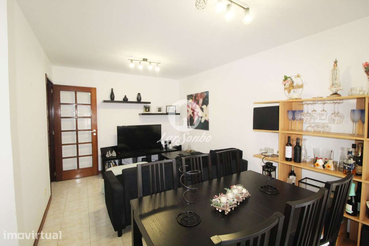 Apartamento T2 com Vistas Desafogada e Excelente Localização, ao m... - Grande imagem: 2/23