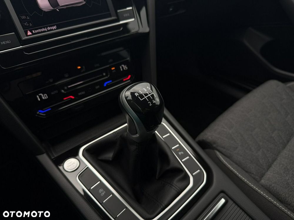 Volkswagen Passat 1.5 TSI EVO Business - 28