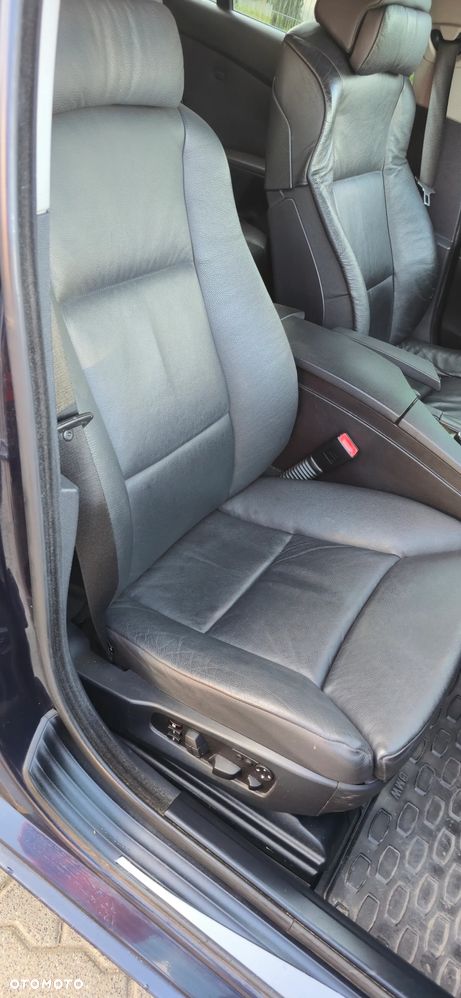 BMW Seria 5 525d - 12