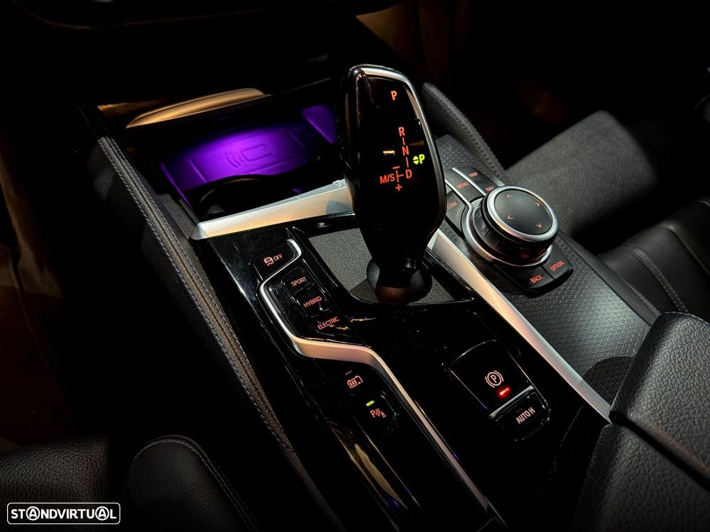 BMW 530 e Pack Desportivo M - 32