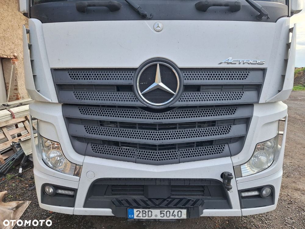 Versalift Actros 1845 - 30
