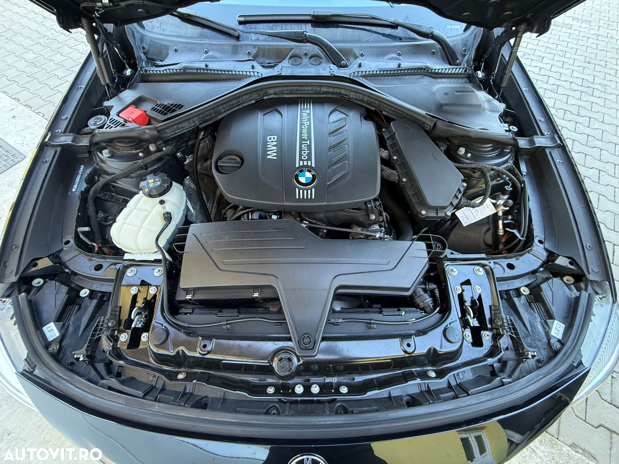 BMW Seria 3 320d GT Aut. - 34