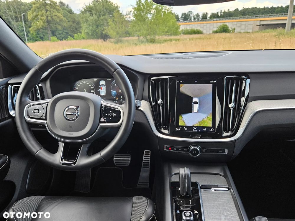 Volvo V60 B4 D R-Design - 17