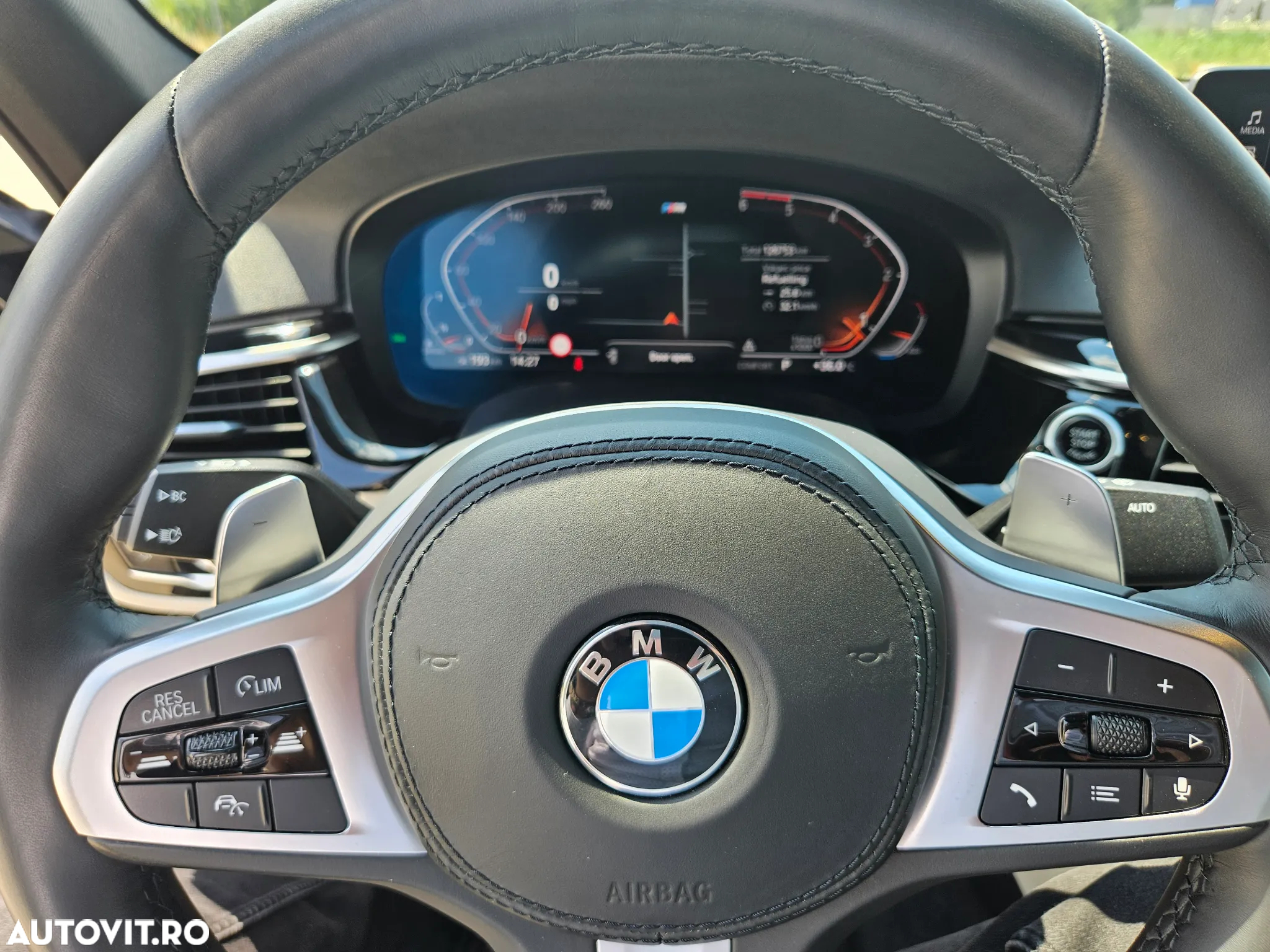 BMW Seria 5 520d xDrive AT - 16