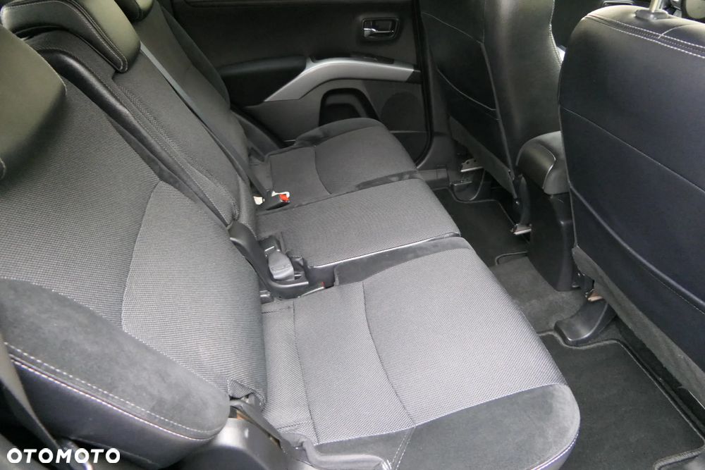 Mitsubishi Outlander 2.0 Intense 2WD - 19