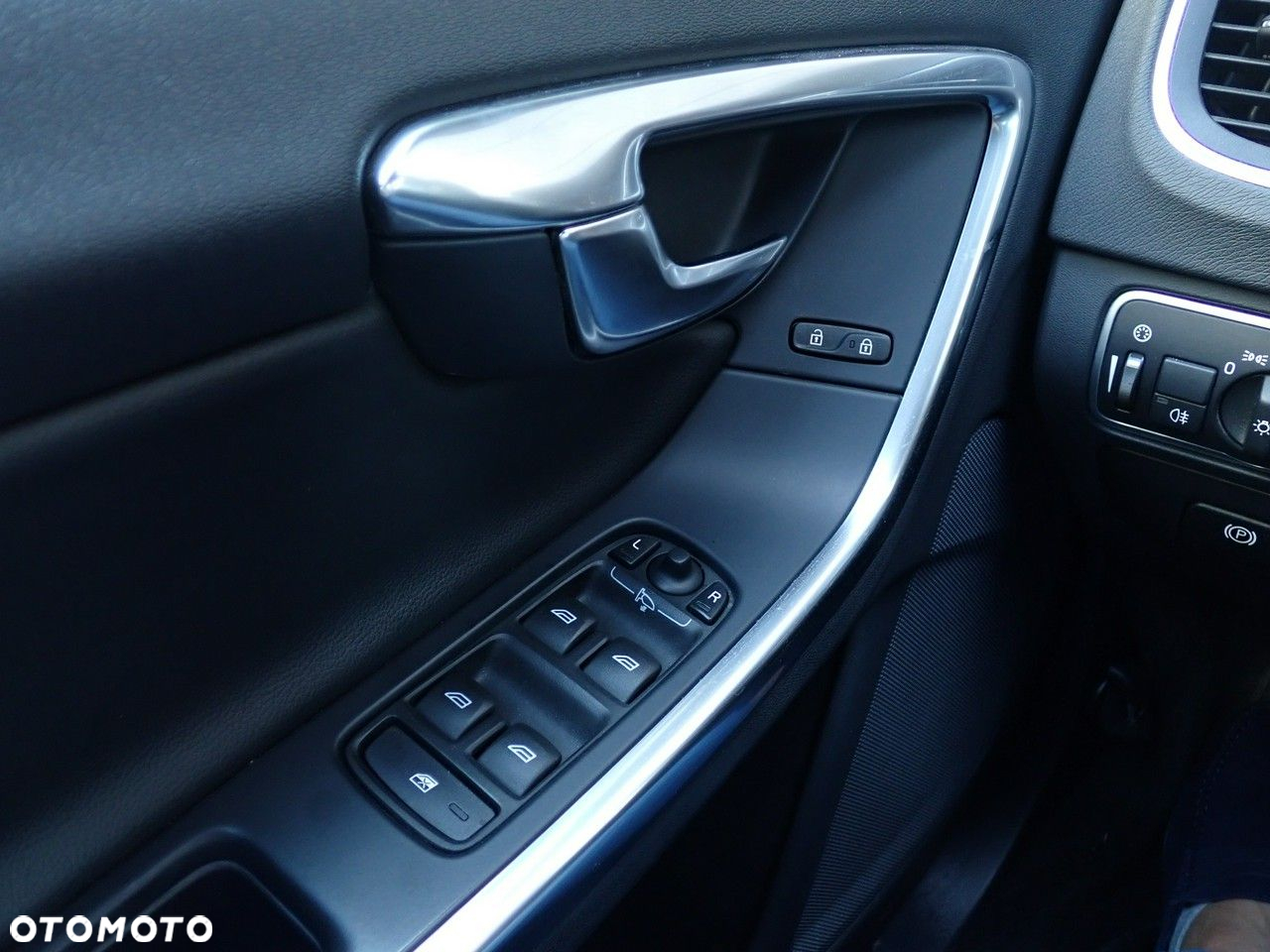 Volvo V60 - 25