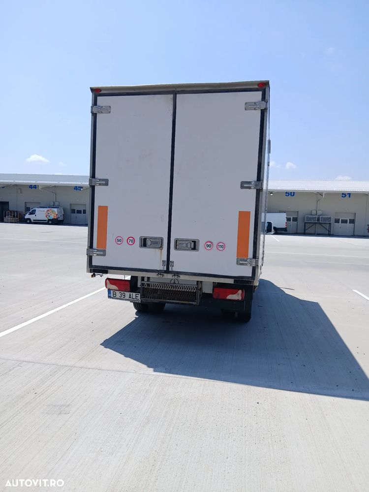 Mercedes-Benz Sprinter - 4