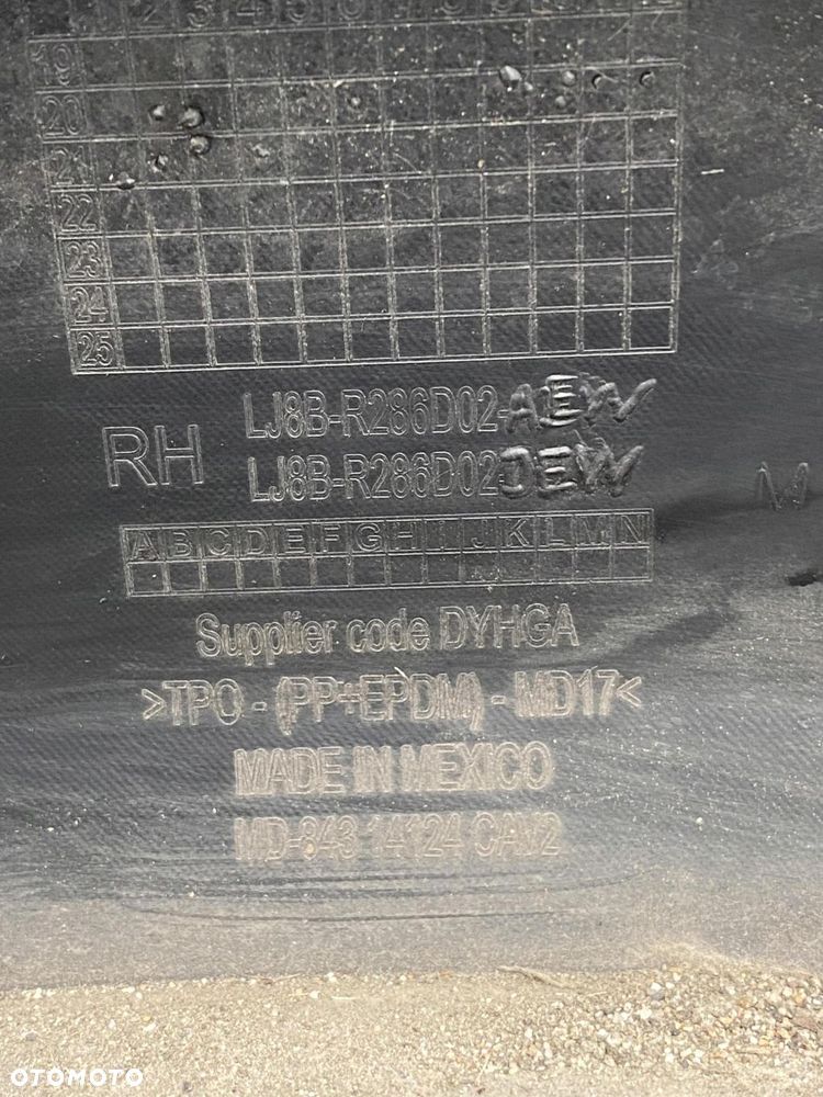 Ford Mustang Mach-E listwa błotnika prawa tył LJ8B-R286D02 - 5