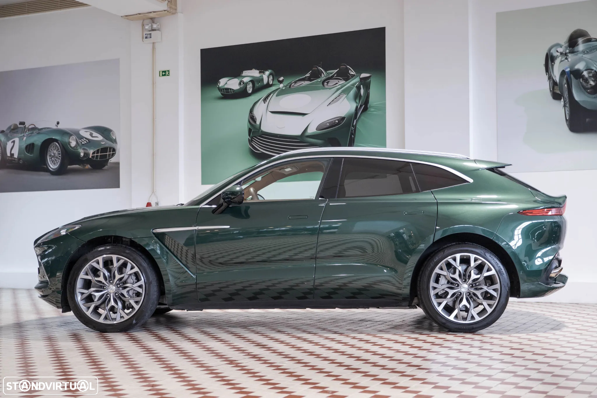 Aston Martin DBX Standard - 3
