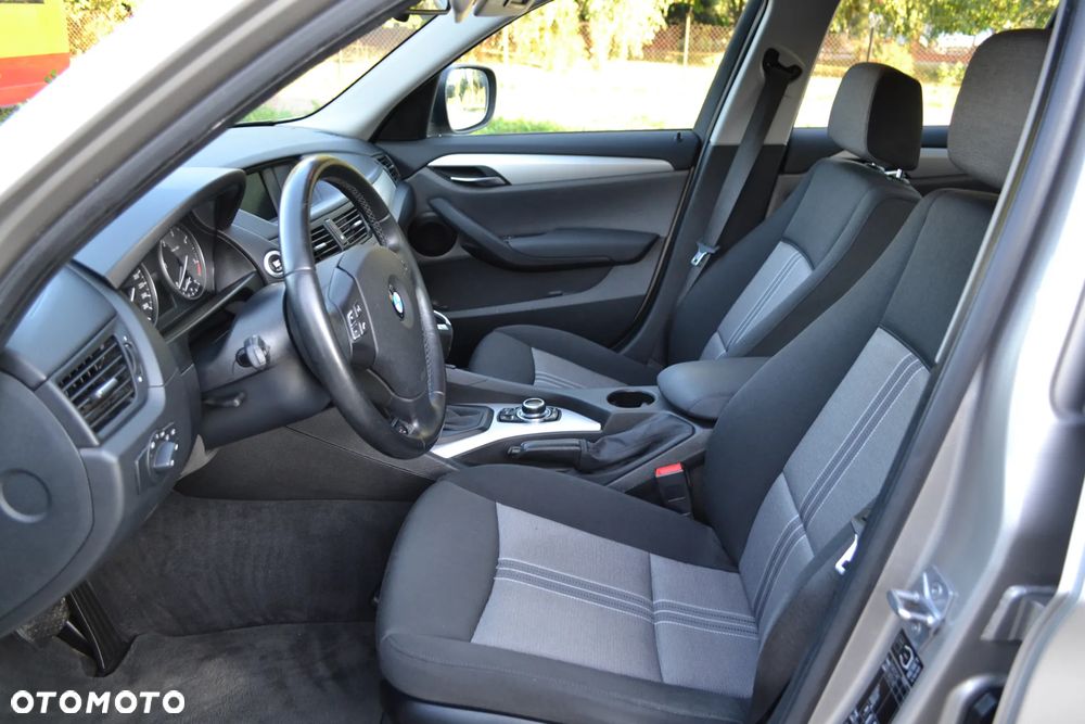 BMW X1 sDrive18d xLine - 13