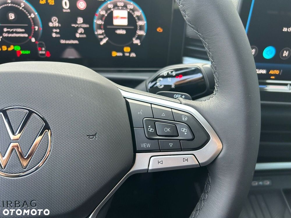 Volkswagen T-Roc - 12