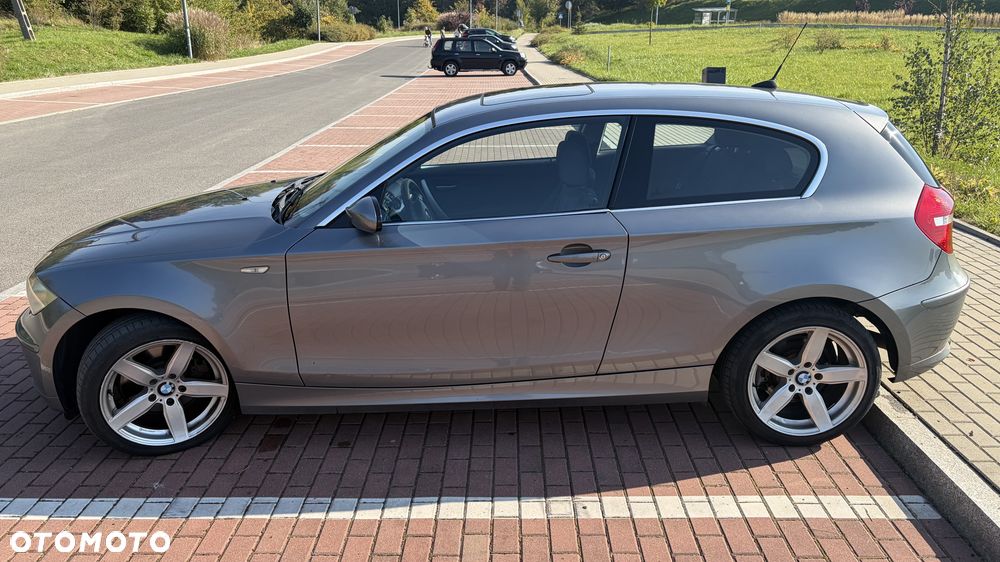 BMW Seria 1 123d - 4