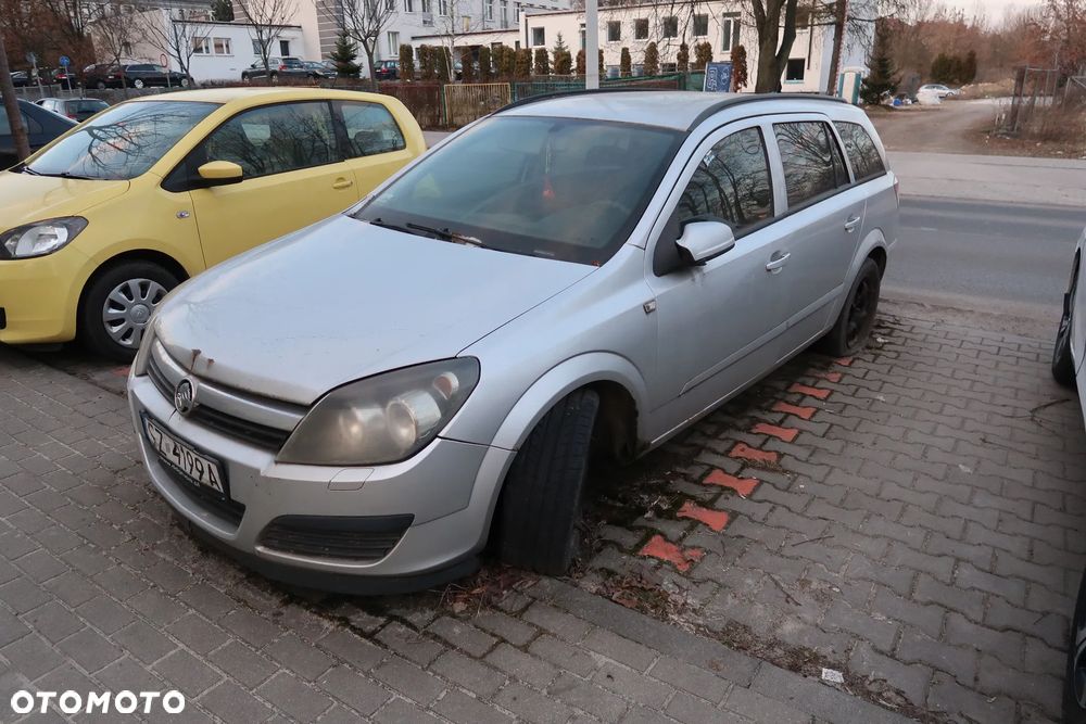 Opel Astra 1.9 CDTI Essentia - 2