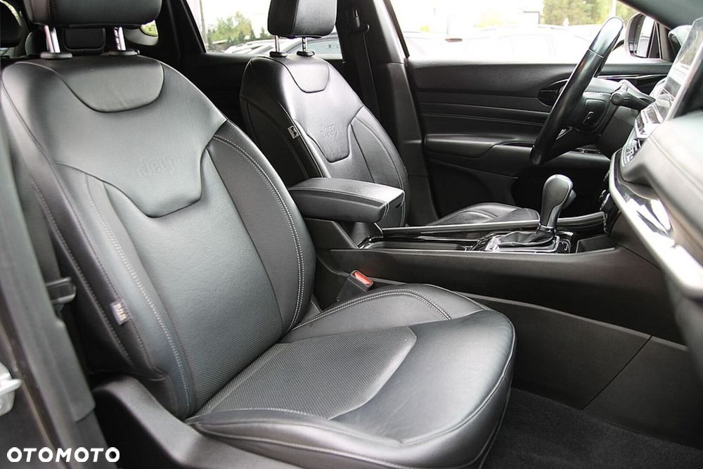 Jeep Compass - 23
