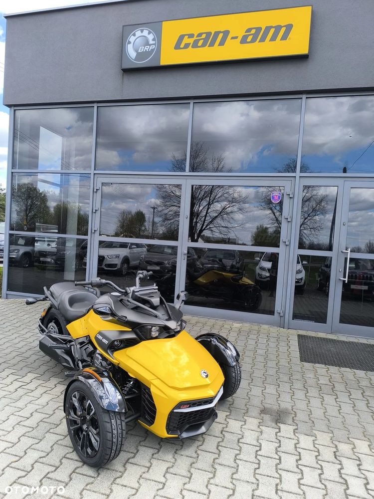 Can-Am Spyder - 9