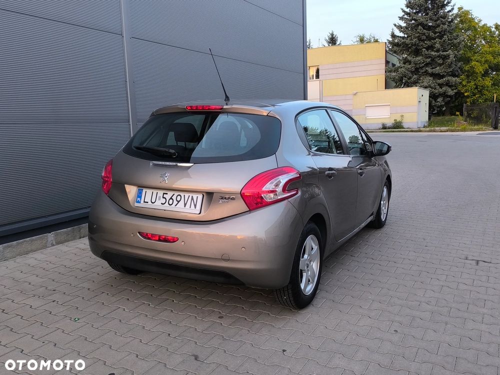 Peugeot 208 - 7